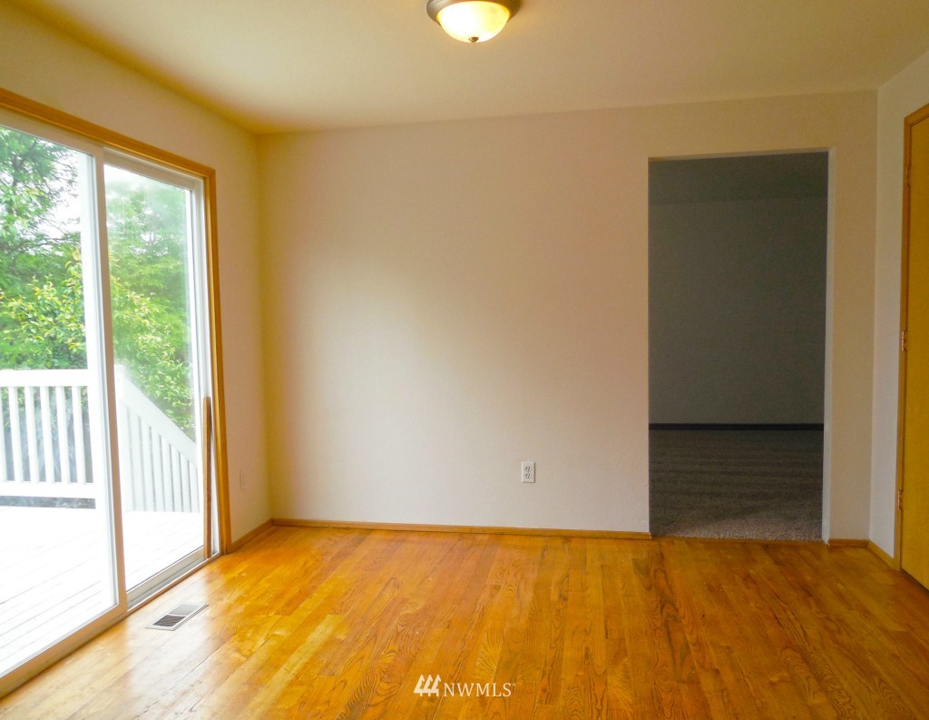 17618 128th Avenue Southeast Renton, WA 98058 - Photo 7 of 25 Gallery Image 7