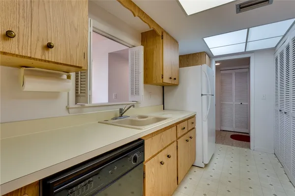 $3,000 | 910 East Causeway Boulevard, Unit B5, Vero Beach, FL 32963