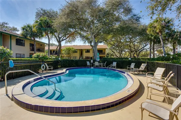 $3,000 | 910 East Causeway Boulevard, Unit B5, Vero Beach, FL 32963