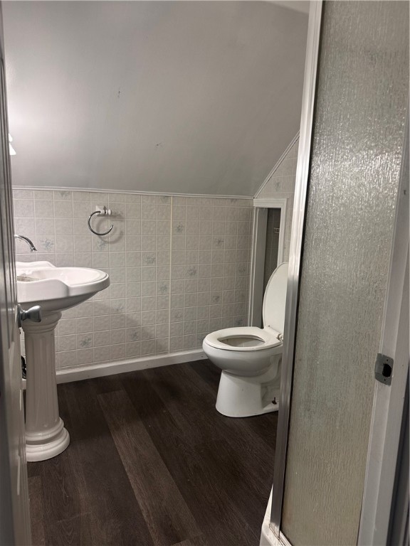 148 Orchard Street Cranston, RI 02910 - Photo 4 of 17