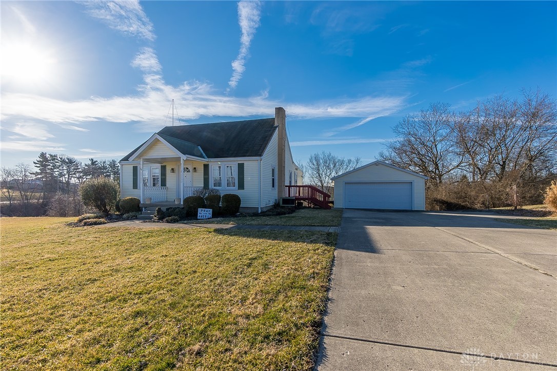 5753 Dry Ridge Road Cincinnati, OH 45252 - Photo 3 of 43 Gallery Image 3
