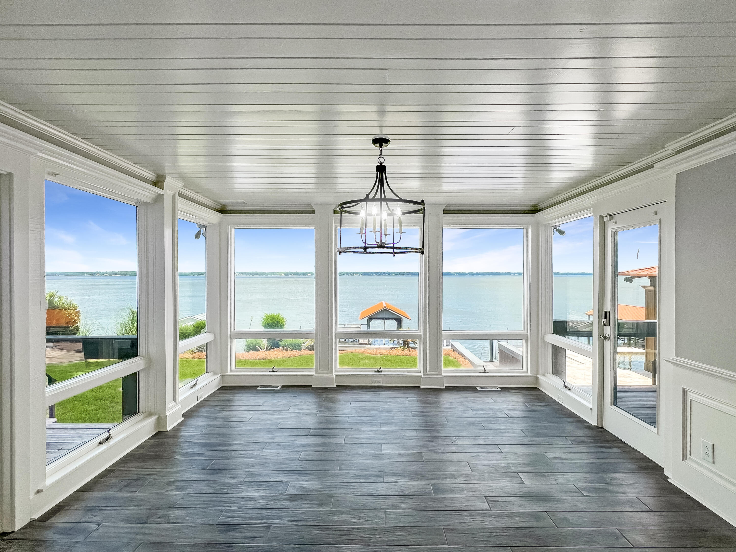 457 Santee Drive Santee, SC 29142 - Photo 9 of 45 457sunroom