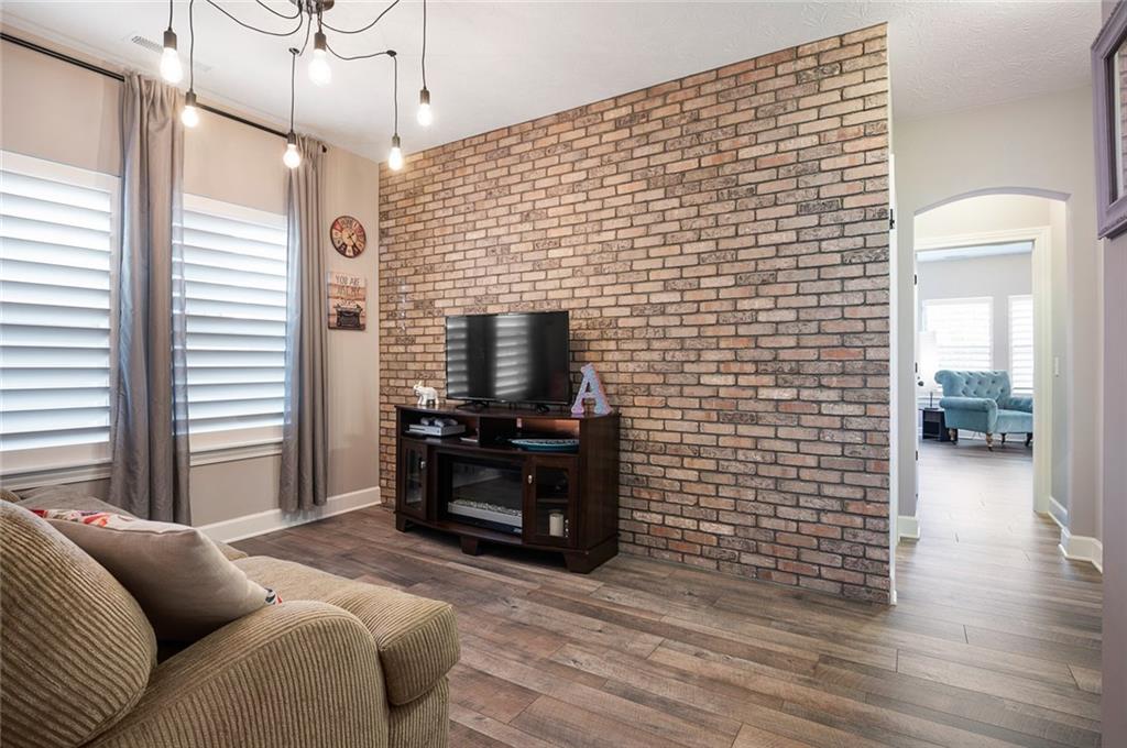 5749 Birtz Road Indianapolis, IN 46216 - Photo 15 of 24 Gallery Image 15