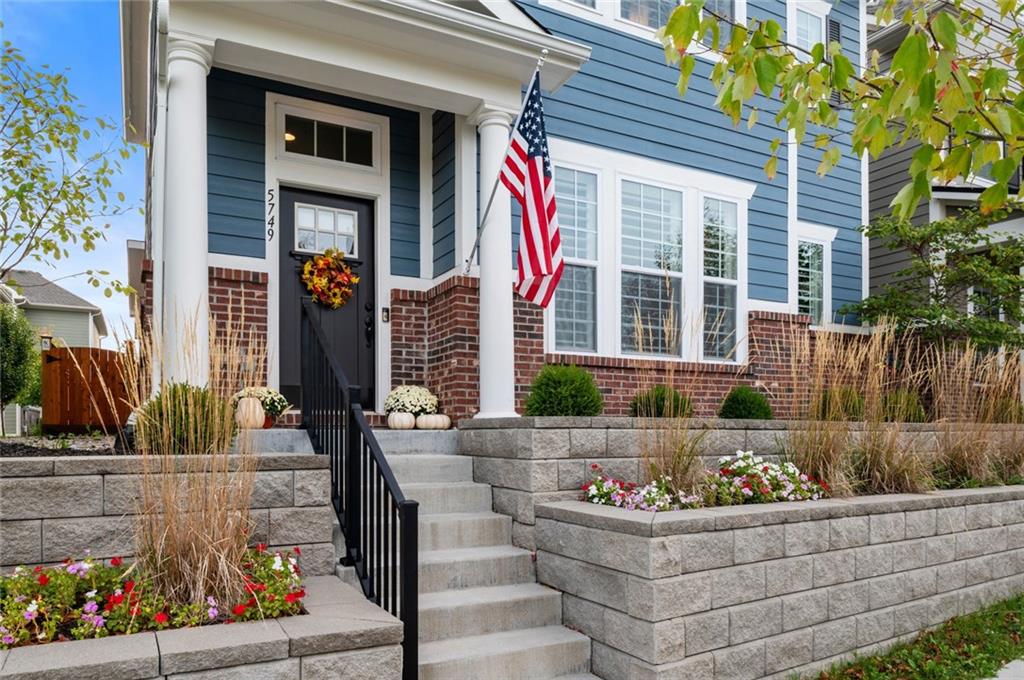 5749 Birtz Road Indianapolis, IN 46216 - Photo 3 of 24 Gallery Image 3