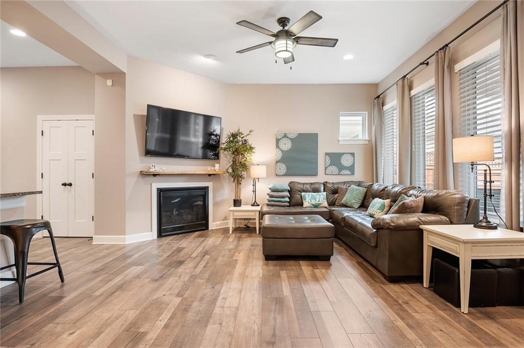 5749 Birtz Road Indianapolis, IN 46216 - Photo 4 of 24 Gallery Image 4
