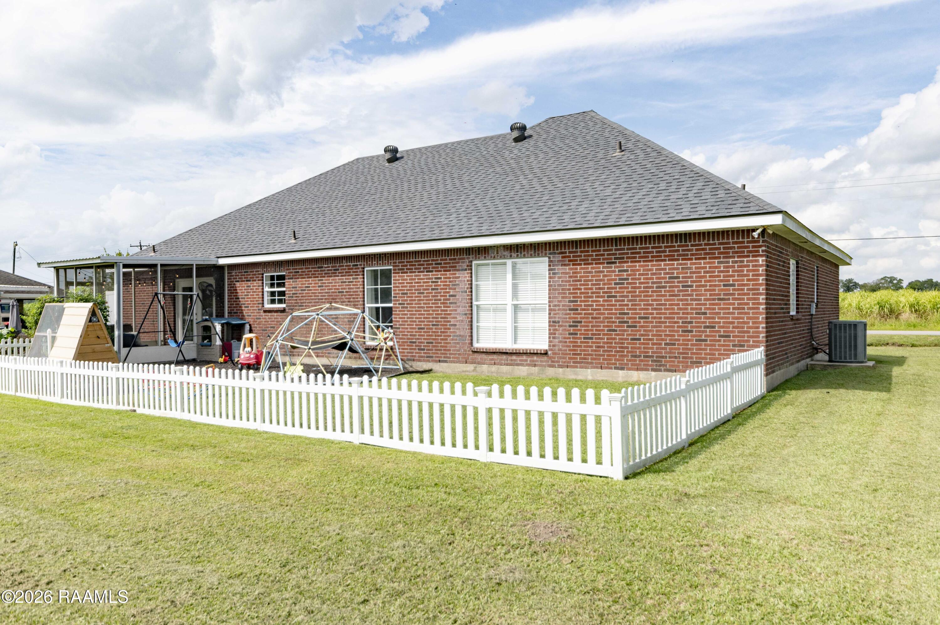 1402 Breaux Road Lafayette, LA 70506 - Photo 26 of 30 Back 2