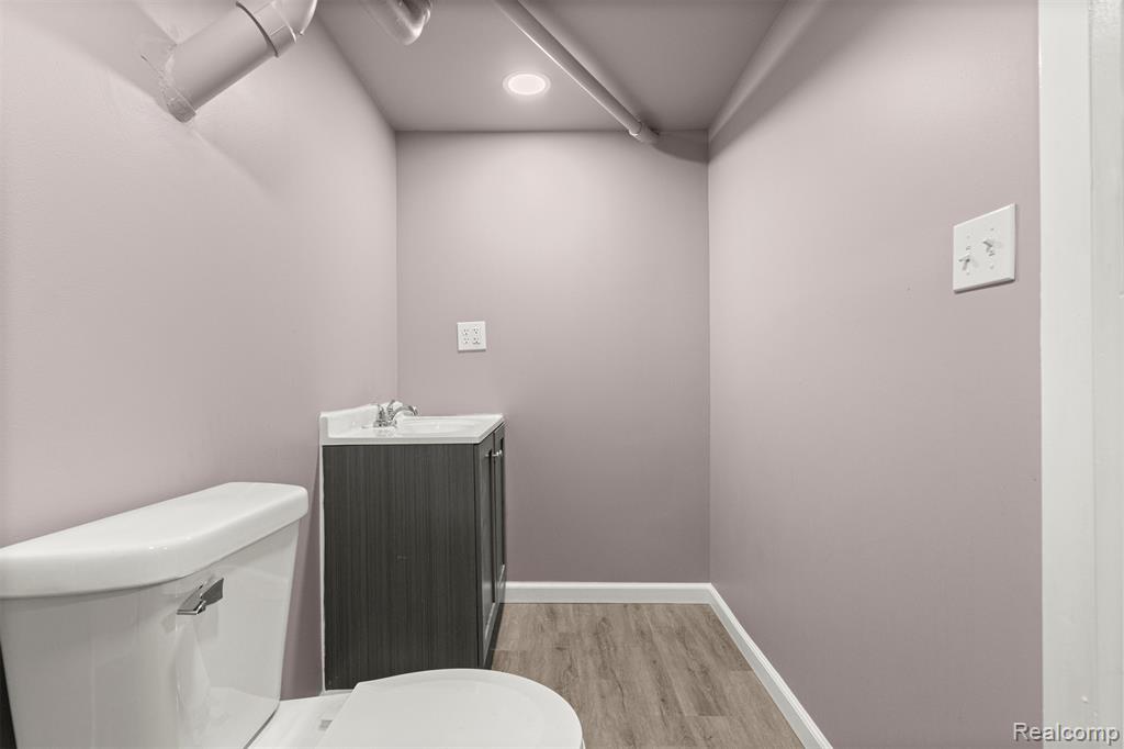 15705 Champaign Road Allen Park, MI 48101 - Photo 31 of 42