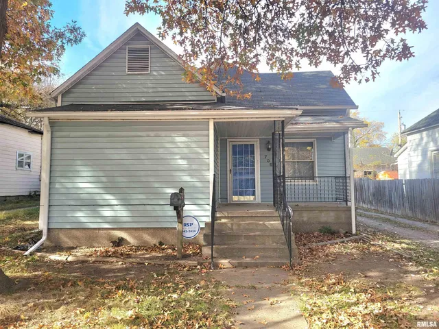 $93,900 | 705 South 11th Street, Herrin, IL 62948