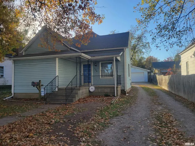 $93,900 | 705 South 11th Street, Herrin, IL 62948