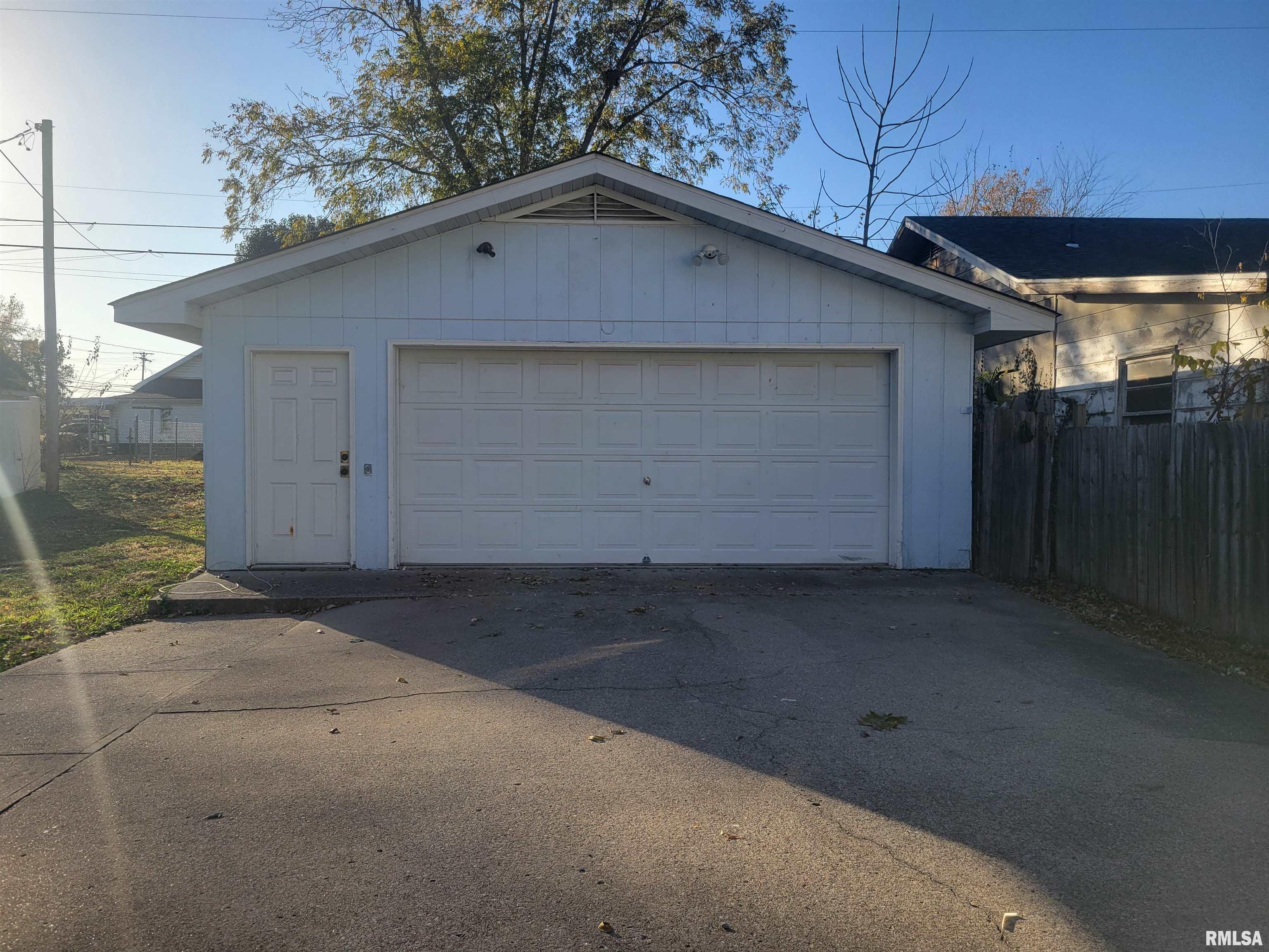 705 South 11th Street Herrin, IL 62948 - Photo 3 of 12