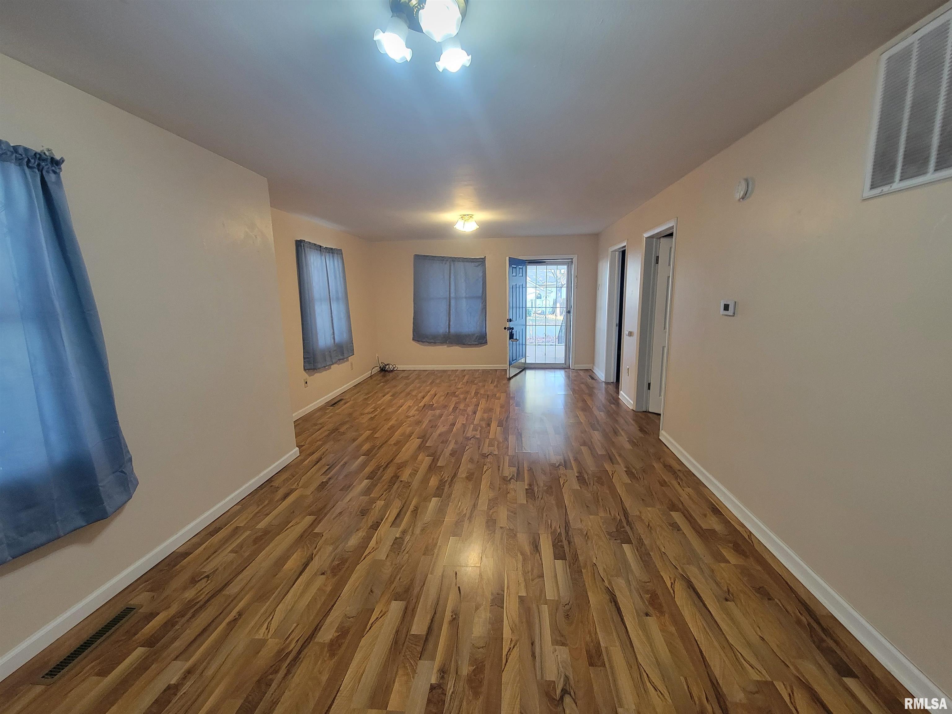 705 South 11th Street Herrin, IL 62948 - Photo 6 of 12