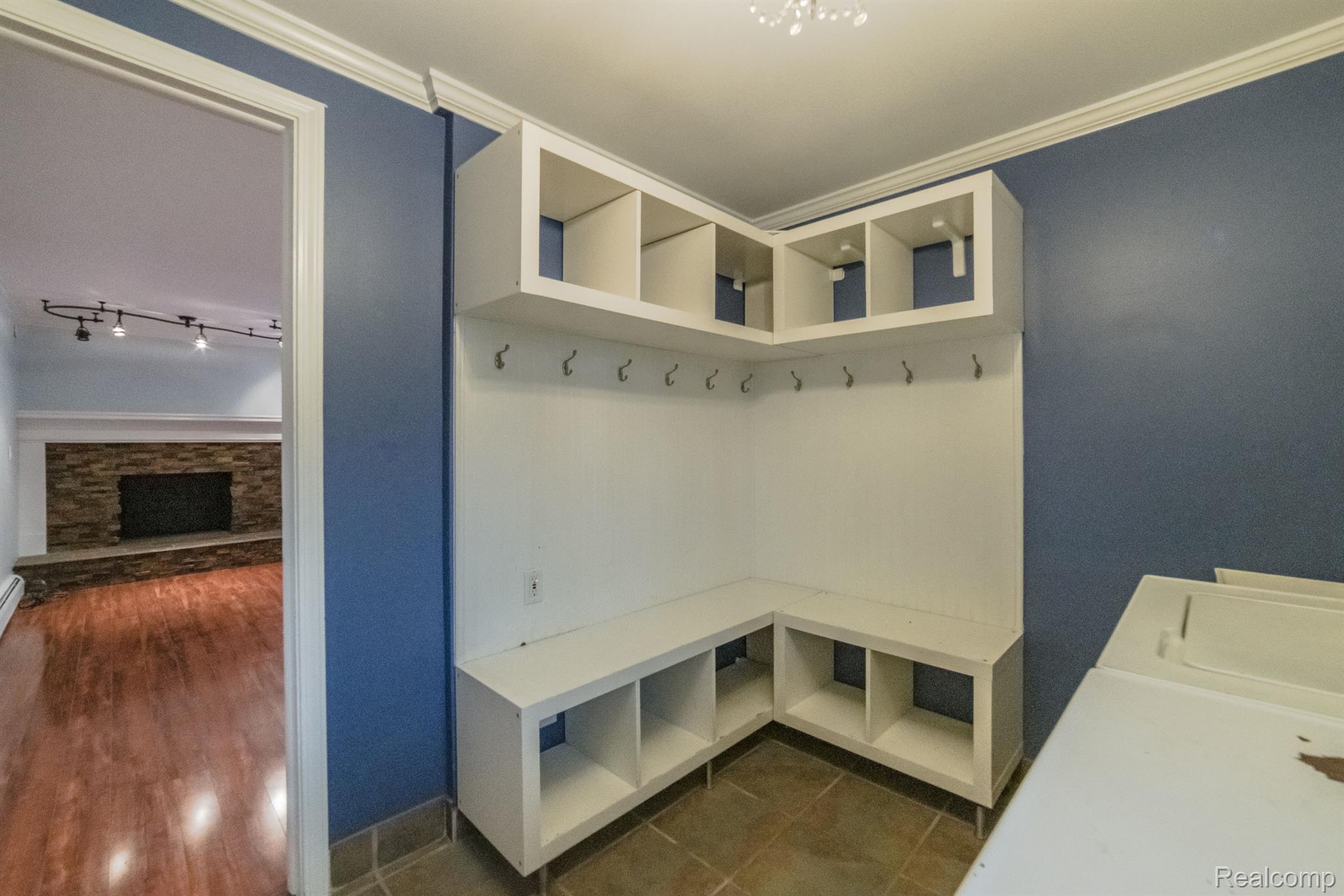 2725 Bridle Road Bloomfield Hills, MI 48304 - Photo 46 of 52 Gallery Image 46