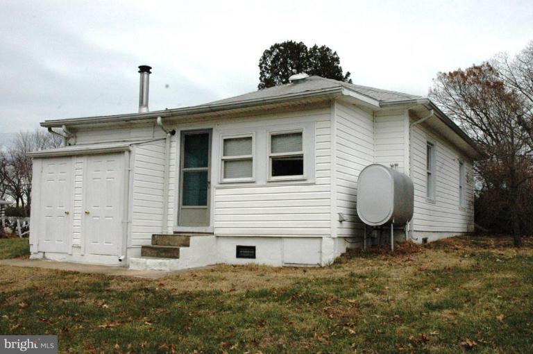 9080 St Anthonys Road King George, VA 22485 - Photo 2 of 8 Back of home