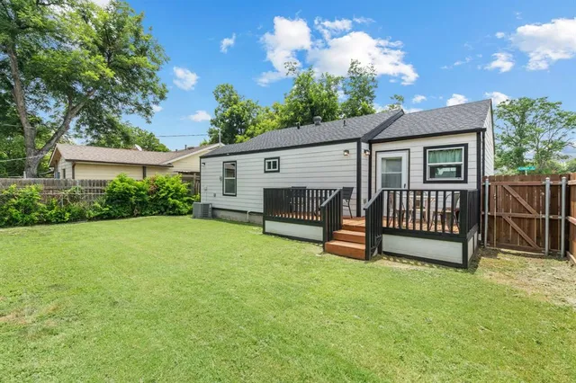 $1,795 | 4136 Lisbon Street, Fort Worth, TX 76107