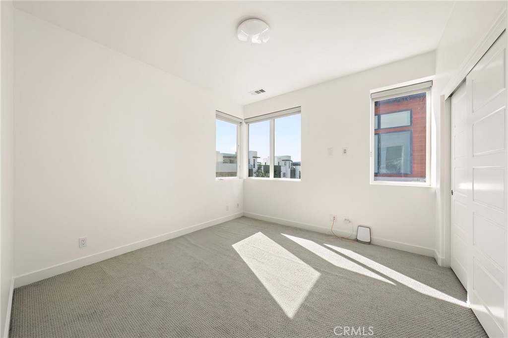 253 Waypoint Tustin, CA 92782 - Photo 17 of 41 Gallery Image 17