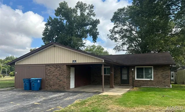 $239,900 | 111 East Poos Drive, New Baden, IL 62265