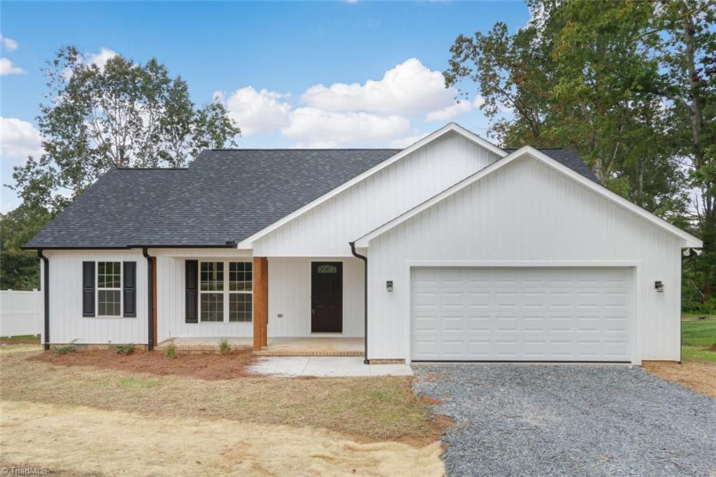 558 Anderson Road Eden, NC 27288 - Photo 4 of 31 Gallery Image 4