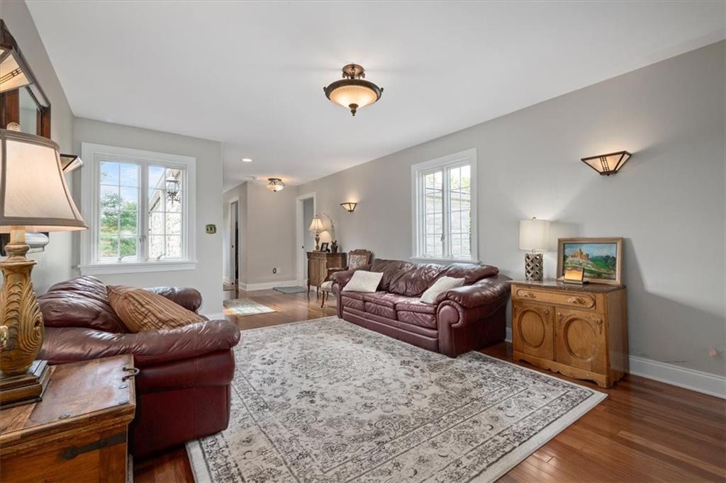 825 Fox Chapel Road Pittsburgh, PA 15238 - Photo 17 of 24 Gallery Image 17