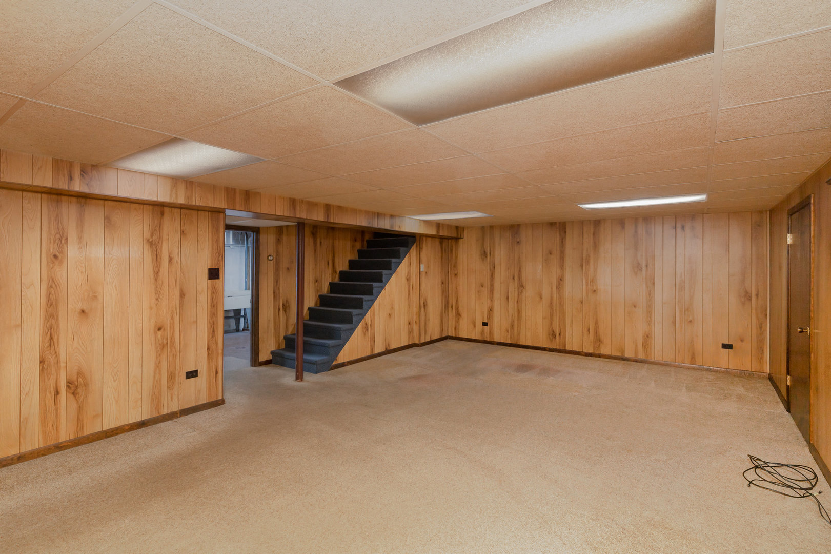 18303 Bock Road Lansing, IL 60438 - Photo 19 of 29 an empty room with windows