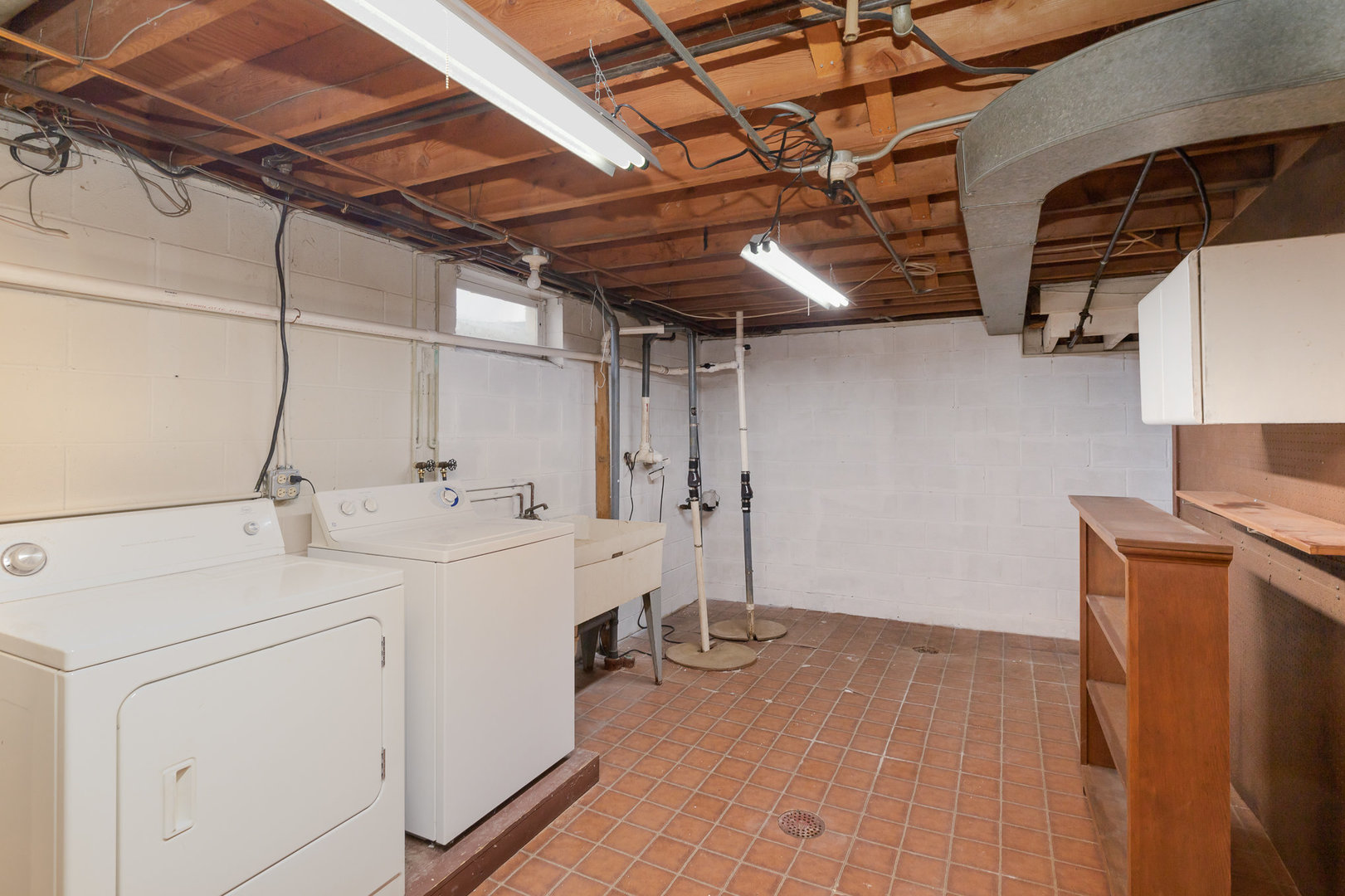 18303 Bock Road Lansing, IL 60438 - Photo 22 of 29 a utility room with dryer and washer