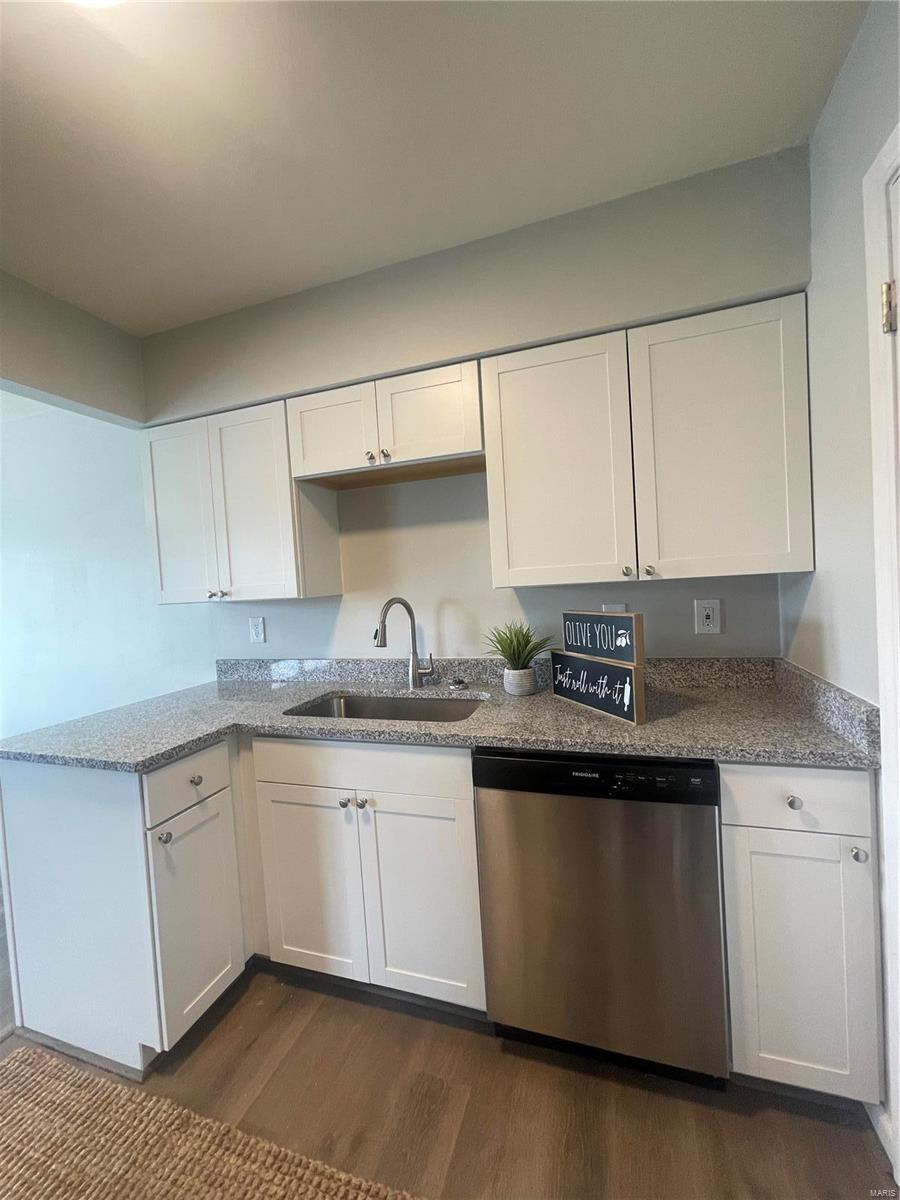 710 Christy Lane Belleville, IL 62221 - Photo 13 of 26
