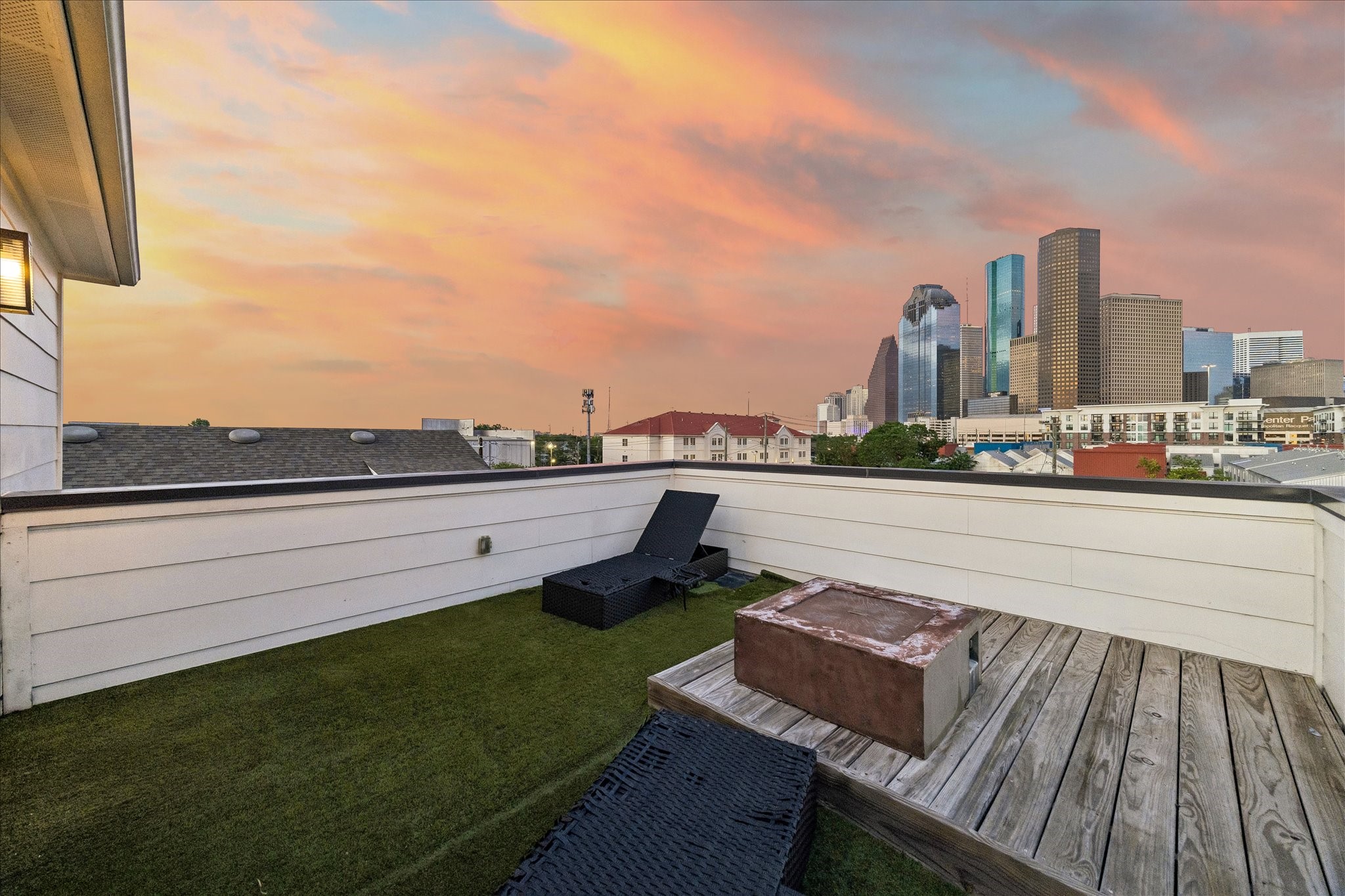 1012 Robin Street Houston, TX 77019 - Photo 2 of 36 Plenty of room to build out your own summer kitchen on the rooftop.