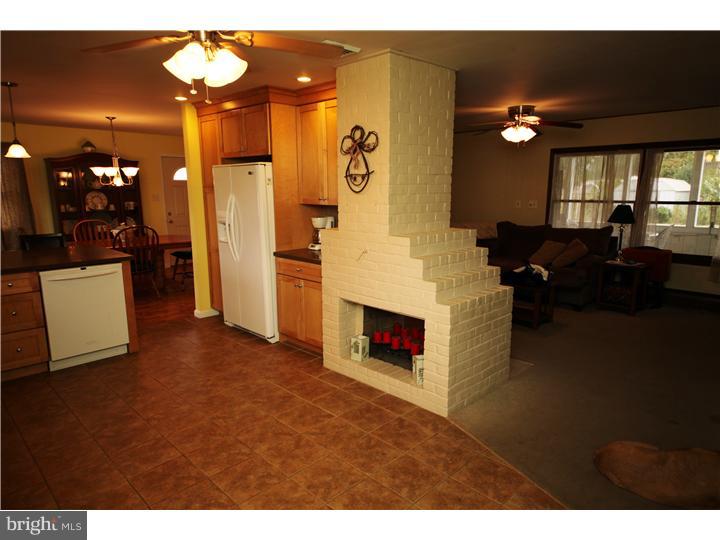 54 Vineyard Road Levittown, PA 19057 - Photo 2 of 21 Kitchen
