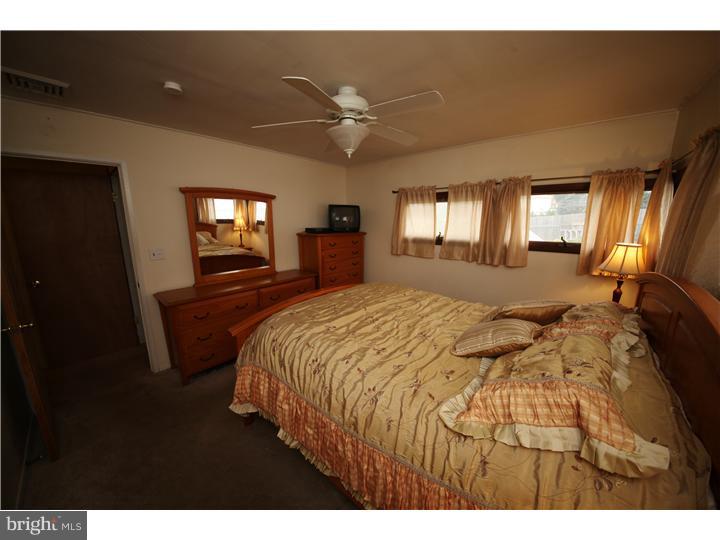 54 Vineyard Road Levittown, PA 19057 - Photo 11 of 21 Bedroom - Main