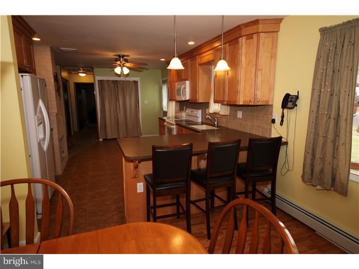 54 Vineyard Road Levittown, PA 19057 - Photo 4 of 21 Kitchen