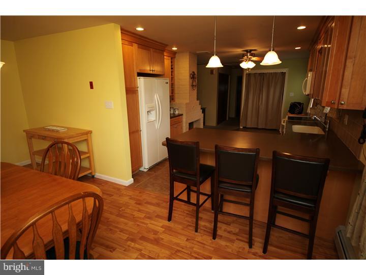 54 Vineyard Road Levittown, PA 19057 - Photo 5 of 21 Kitchen
