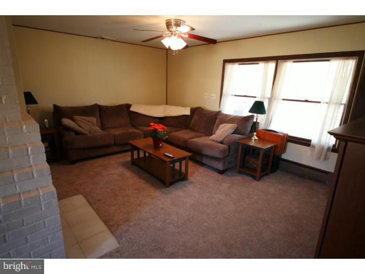54 Vineyard Road Levittown, PA 19057 - Photo 9 of 21 Gallery Image 9