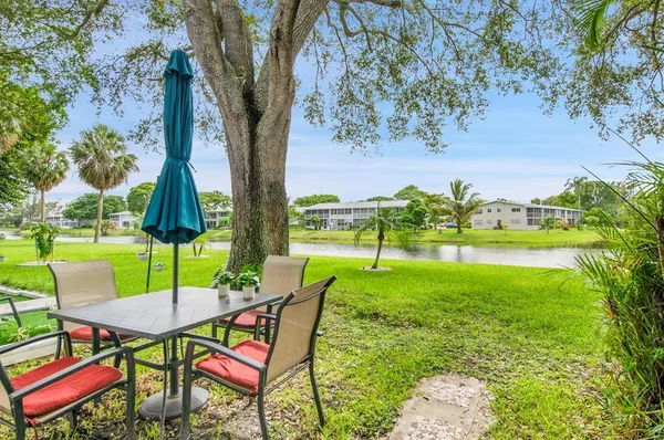 $129,900 | 102 Westbury East, Unit 102, Deerfield Beach, FL 33442