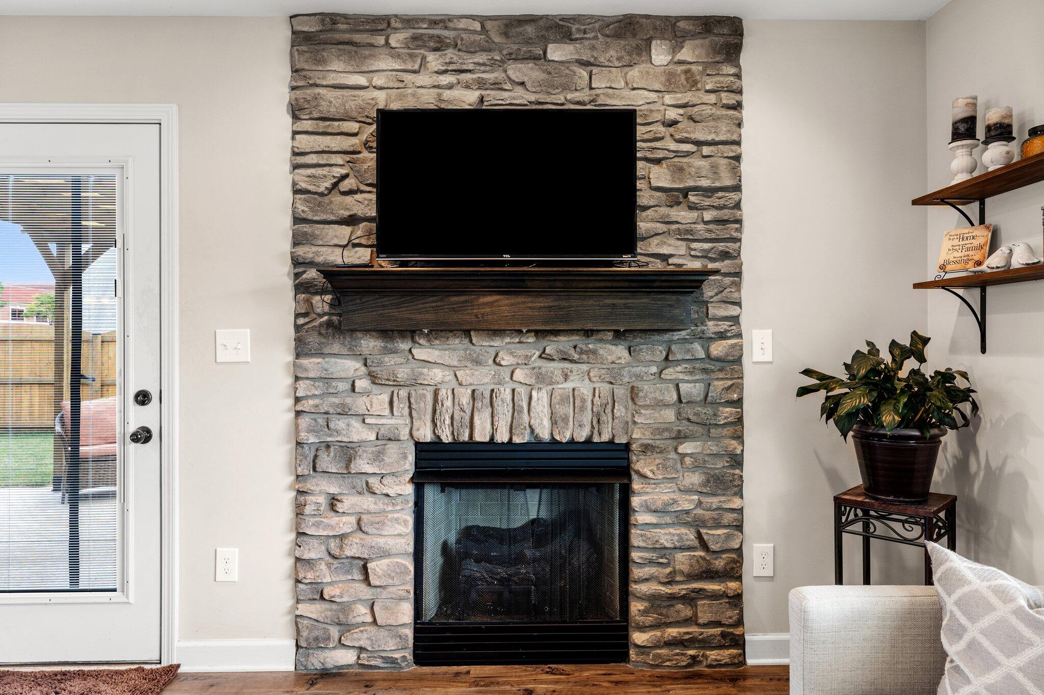 3057 Sandersville Road Lexington, KY 40511 - Photo 9 of 34 fireplace