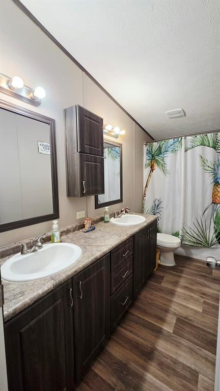 45 Bravo Road Pottsboro, TX 75076 - Photo 26 of 29 Bathroom