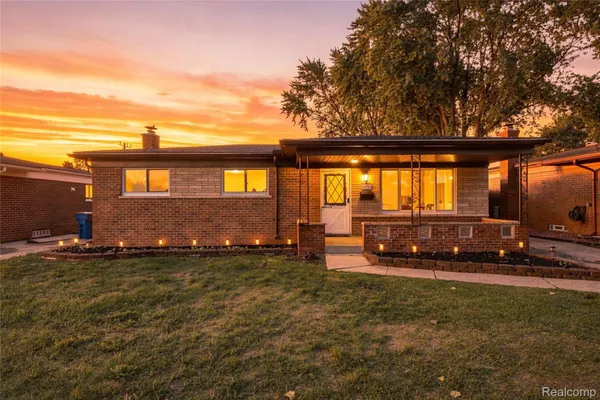 $324,990 | 32654 Bunert Road, Warren, MI 48088