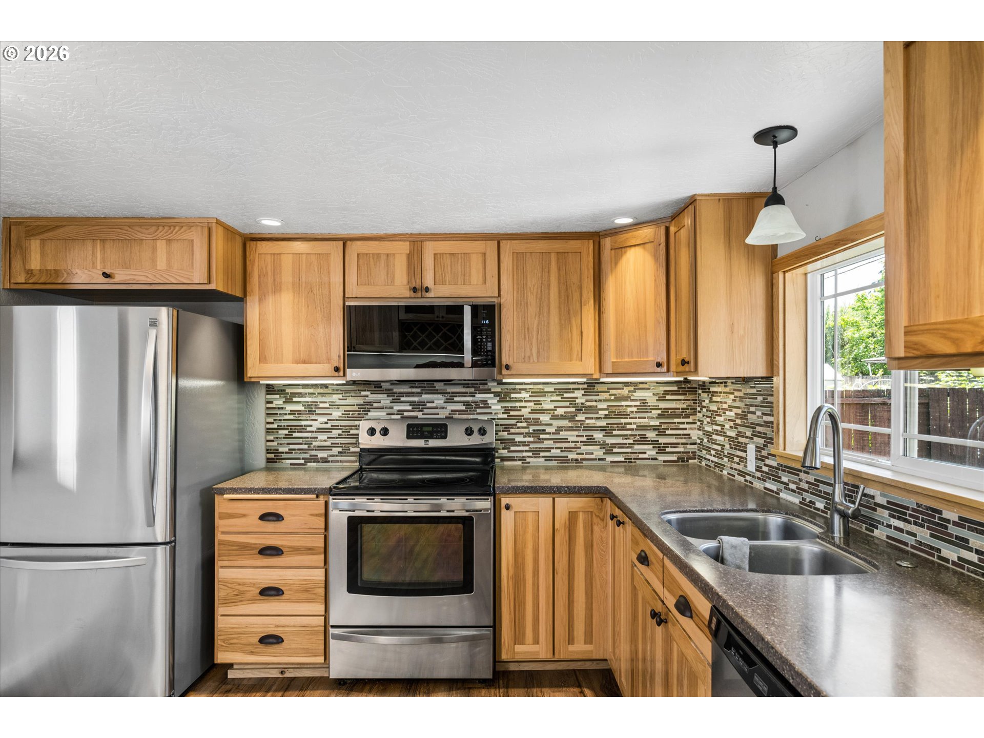 4725 Daisy Street Springfield, OR 97478 - Photo 10 of 43 Gallery Image 10