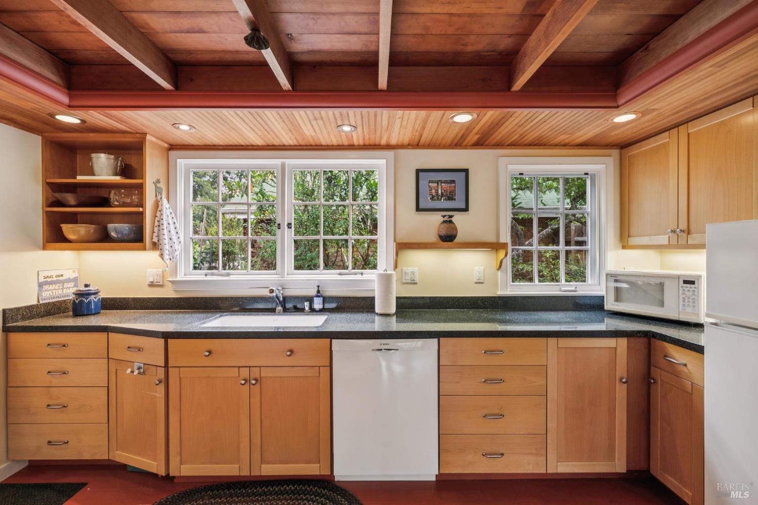 6 Cameron Street Inverness, CA 94937 - Photo 10 of 44 Gallery Image 10