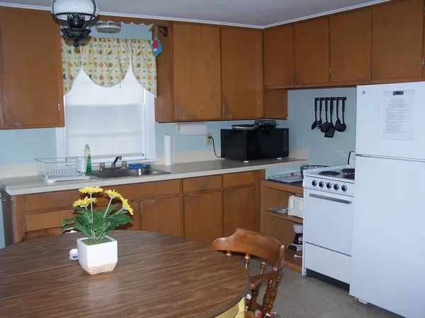 $2,500 | 334 Phillips, Sandwich, MA 02563