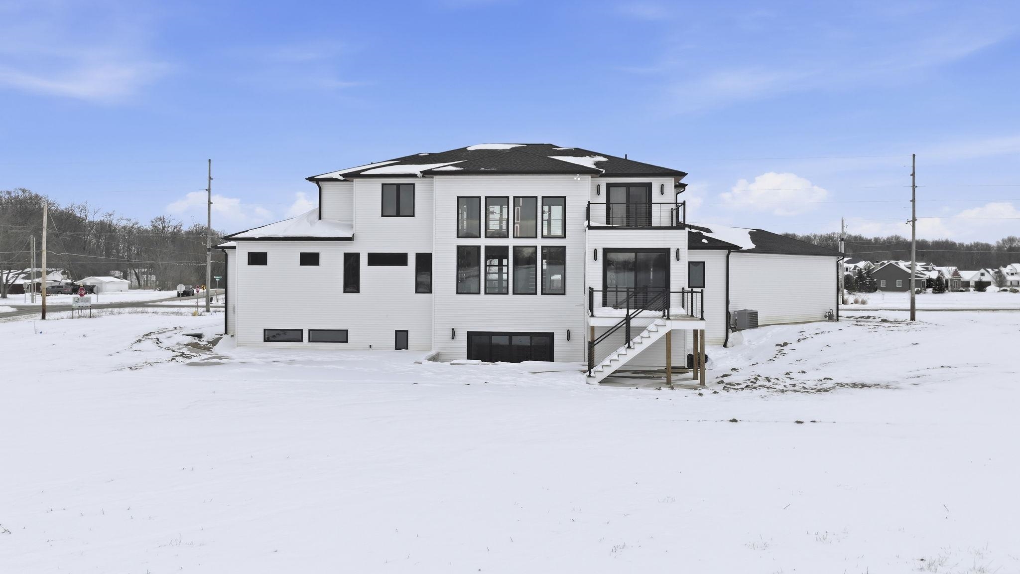 9350 Notestine Road Fort Wayne, IN 46835 - Photo 3 of 34