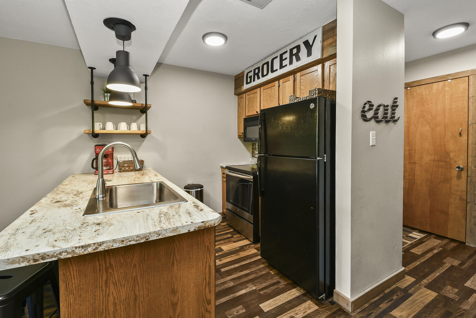 437 Notch Lane, Unit 9 Reeds Spring, MO 65737 - Photo 5 of 37 Kitchen