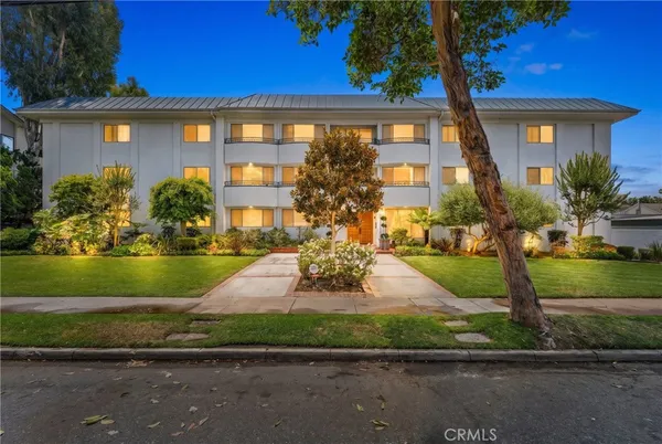 $369,000 | 972 East California Boulevard, Unit 207, Pasadena, CA 91106