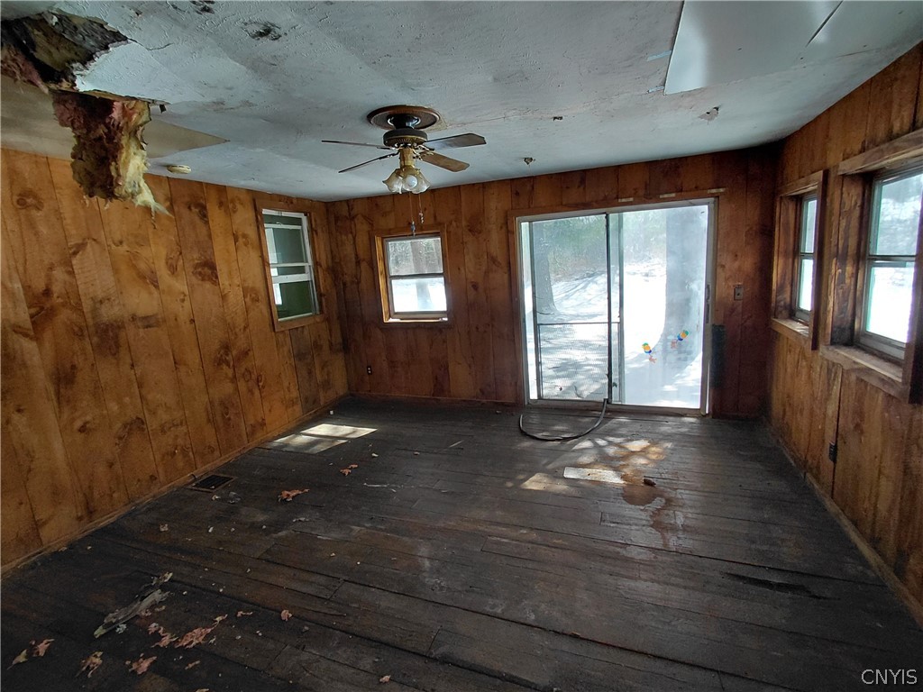 8114 Salt Springs Road Manlius, NY 13104 - Photo 4 of 16