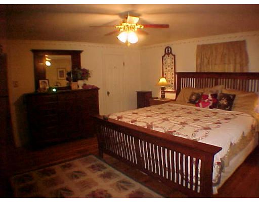 121 Fowler Road Northbridge, MA 01534 - Photo 7 of 10