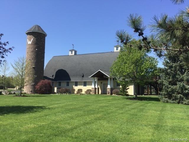 18850 Kane Road South Stockbridge, MI 49285 - Photo 13 of 73 Welcome to 18850 Kane Rd. STUNNING!