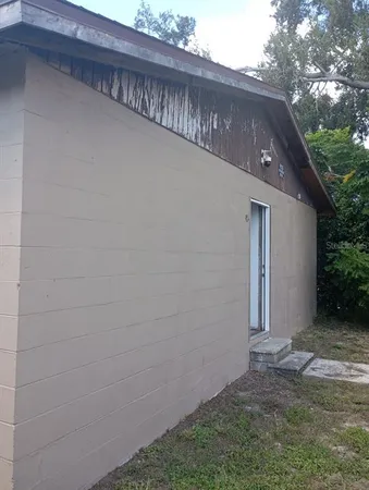 a view of a garage