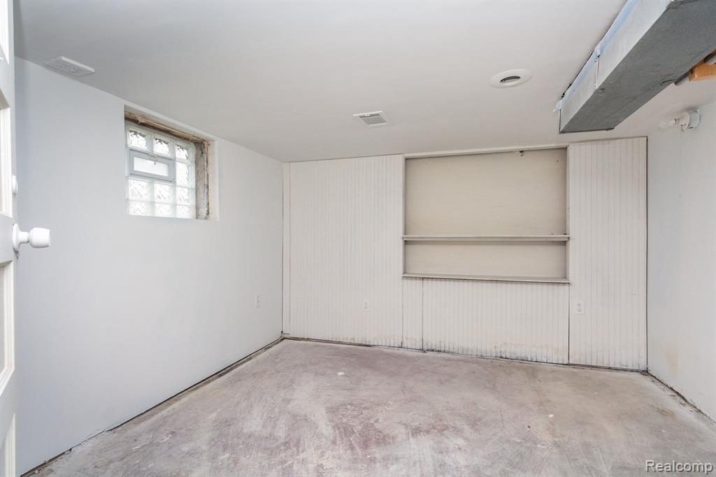 8175 Central Street Center Line, MI 48015 - Photo 24 of 27