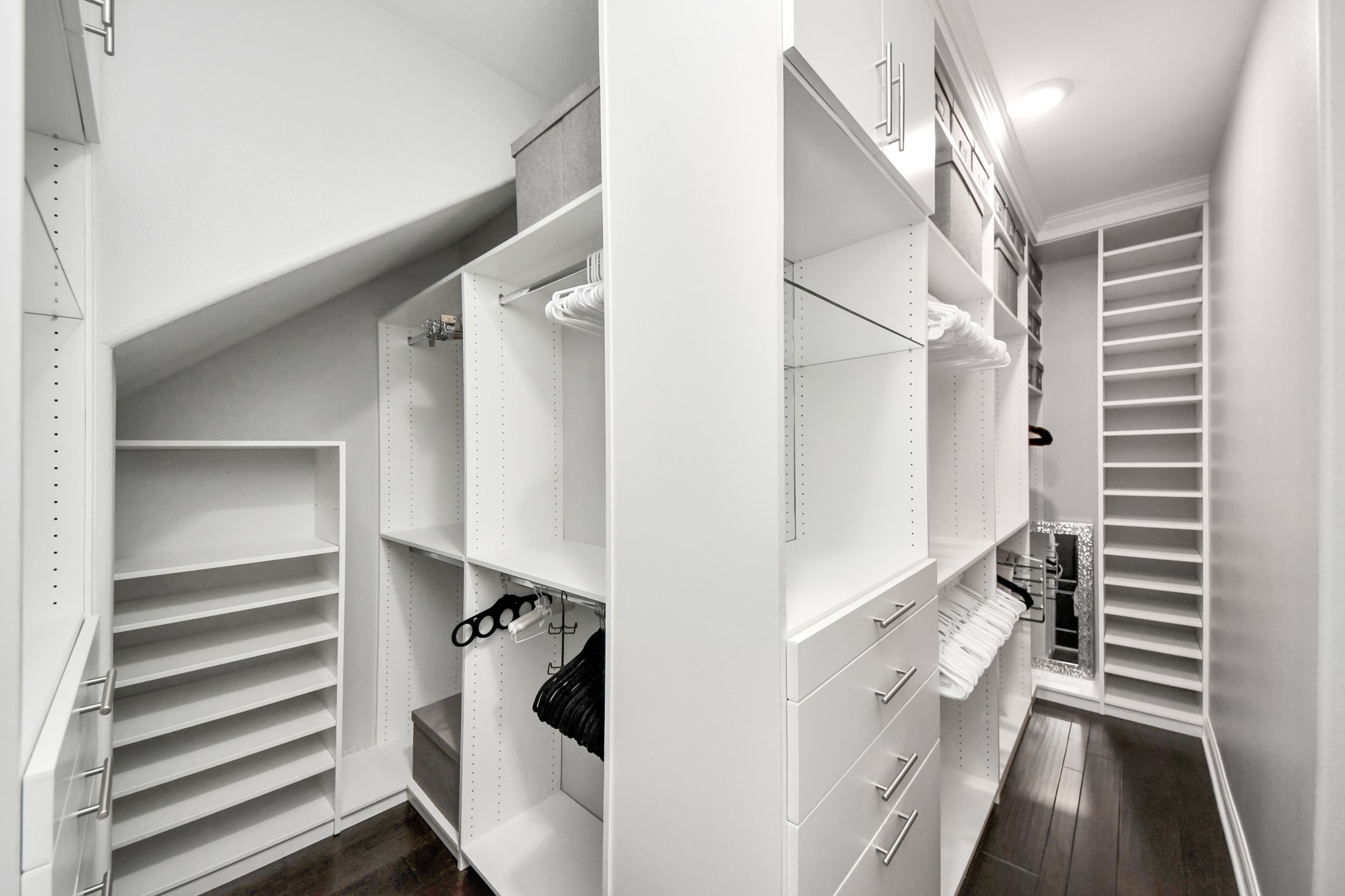 2811 Hadley Springs Lane Spring, TX 77386 - Photo 26 of 50 a view of a walk in closet