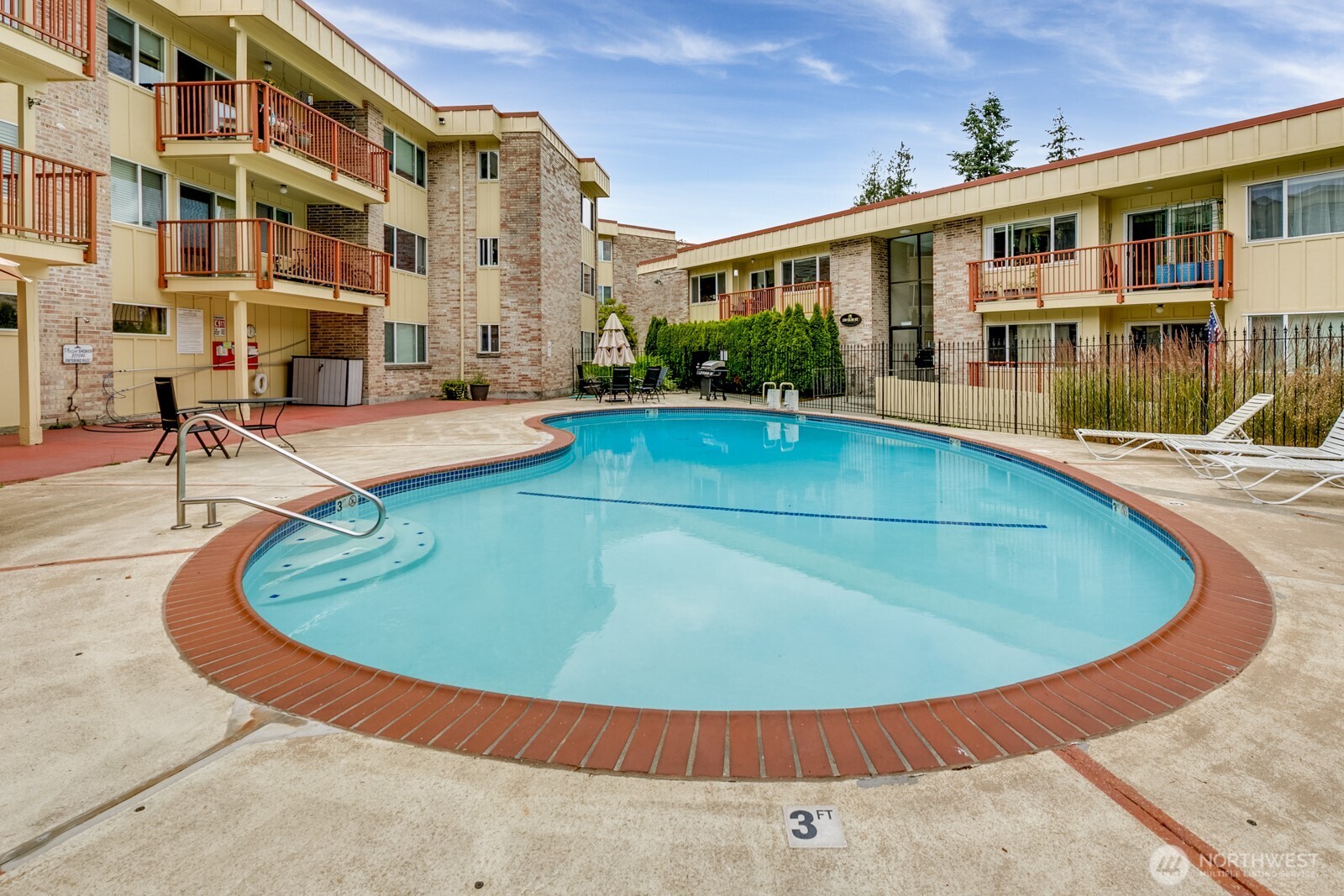 335 Heather Road, Unit 202 Everett, WA 98203 - Photo 1 of 31