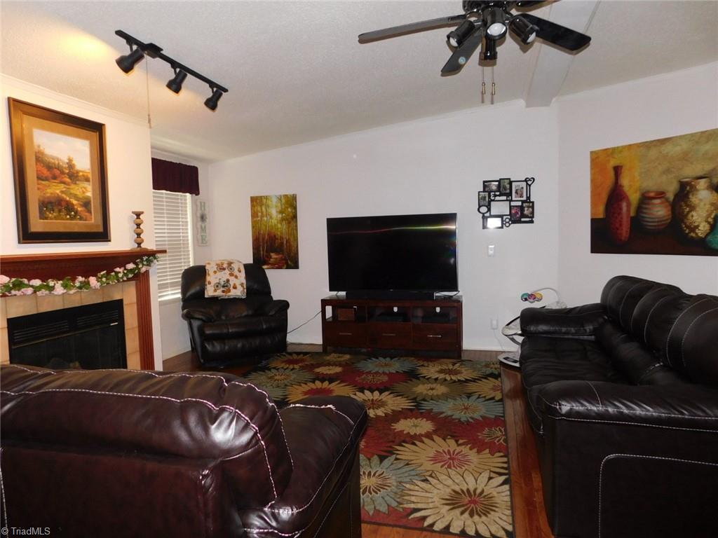 2810 Old Mountain Road Trinity, NC 27370 - Photo 7 of 29 FAMILY ROOM