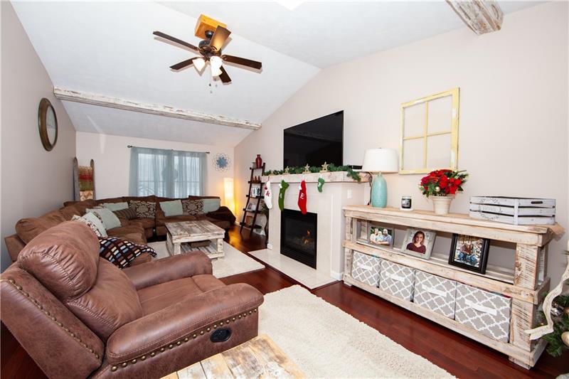 464 Holyoke Road Butler, PA 16001 - Photo 8 of 20
